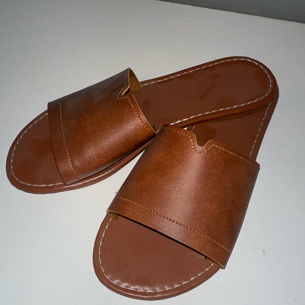 Stylish Tan Slide Sandals